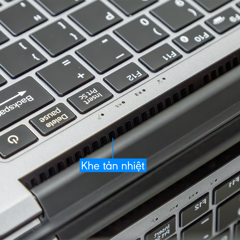 SingPC Notebook M16i3128212